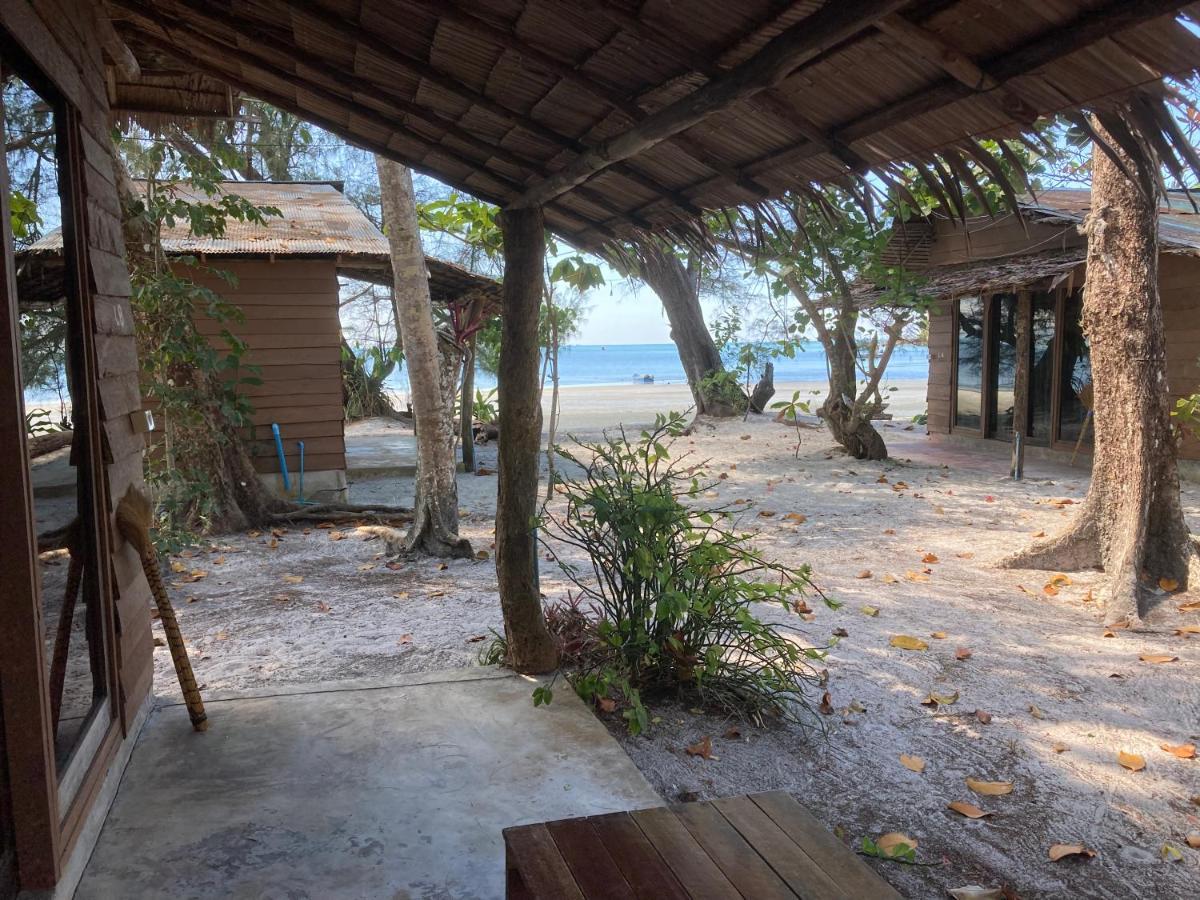 Hotel La Ong Lay à Koh Phayam Extérieur photo