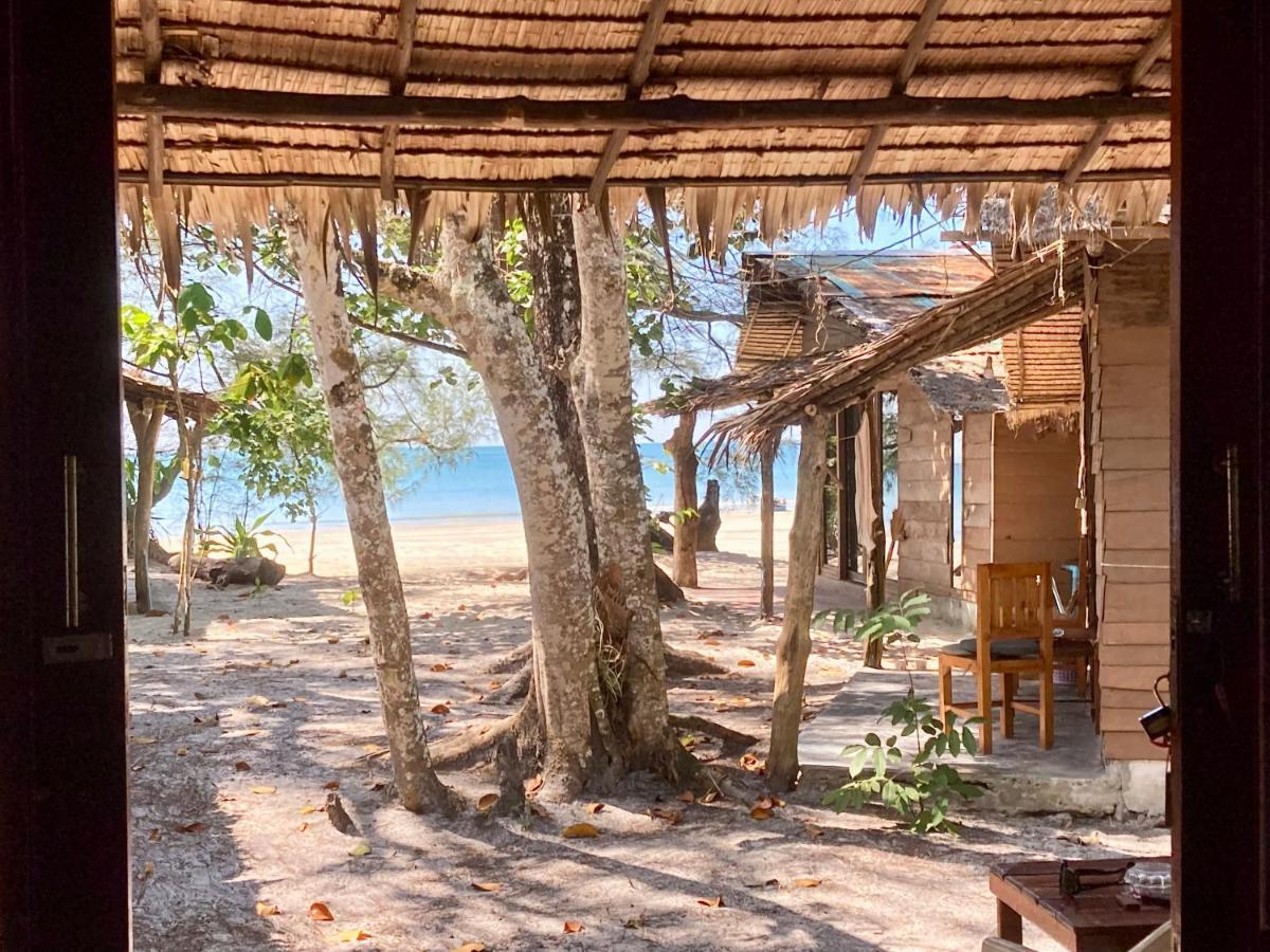 Hotel La Ong Lay à Koh Phayam Extérieur photo