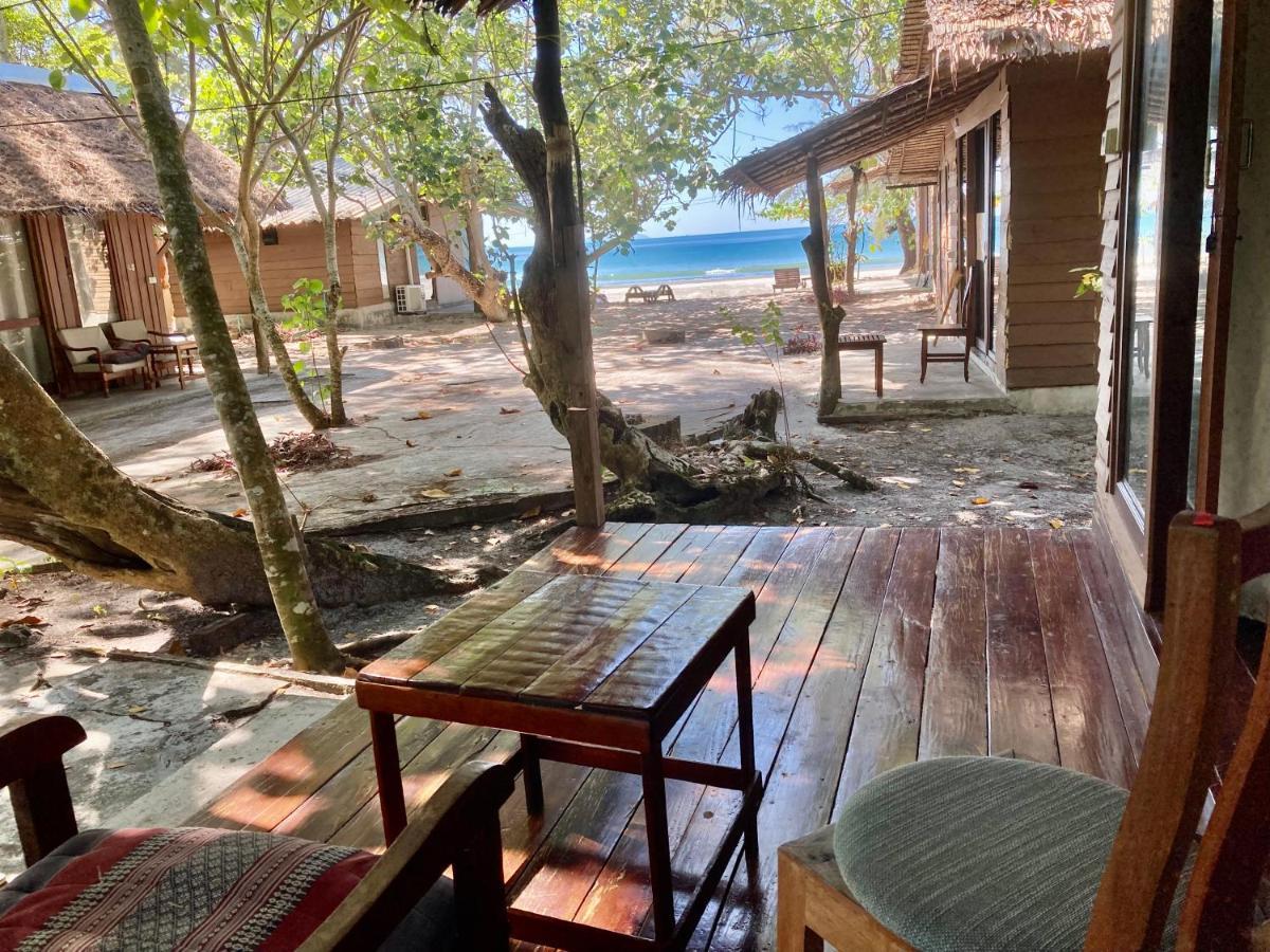 Hotel La Ong Lay à Koh Phayam Extérieur photo