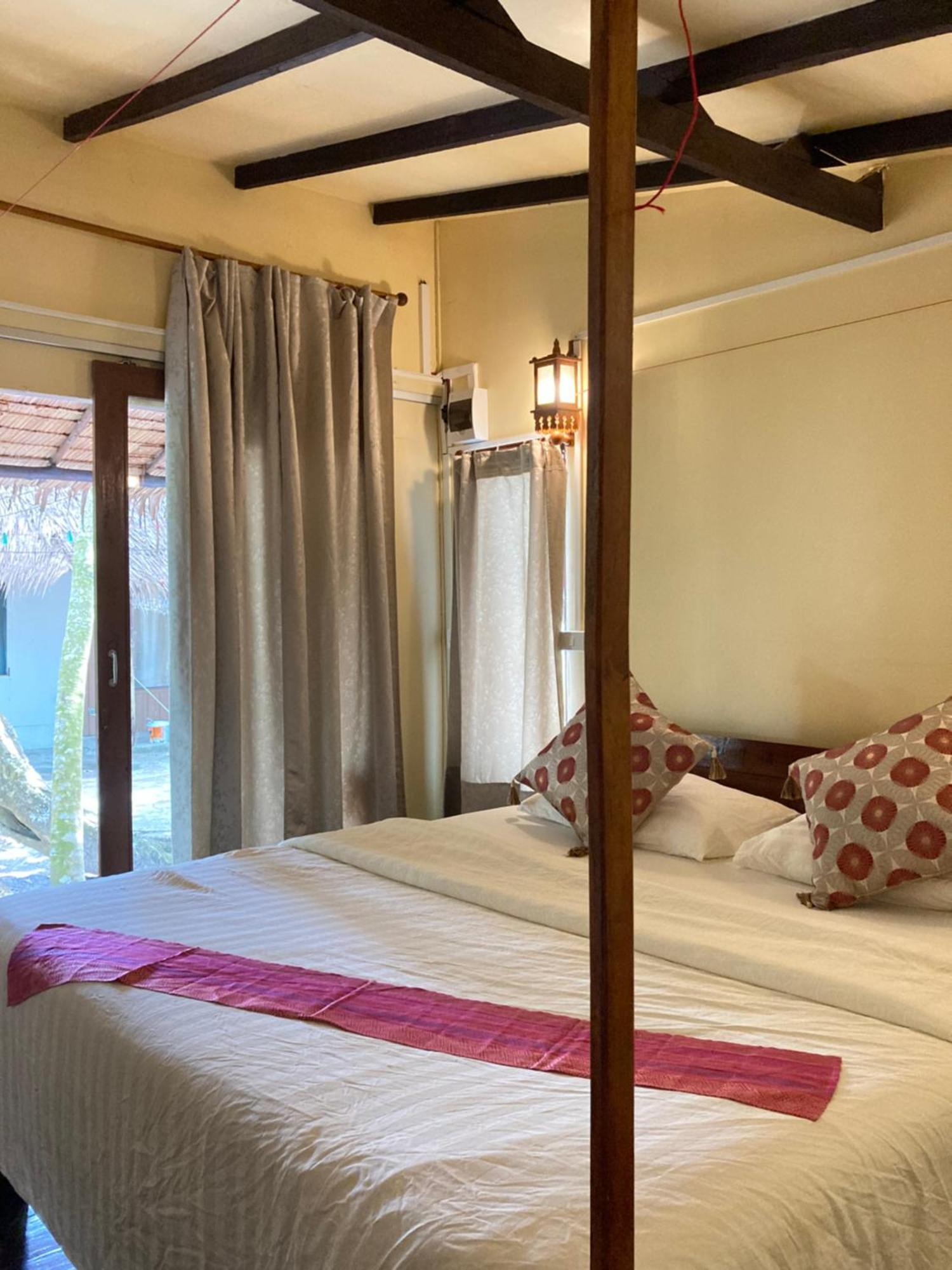 Hotel La Ong Lay à Koh Phayam Extérieur photo
