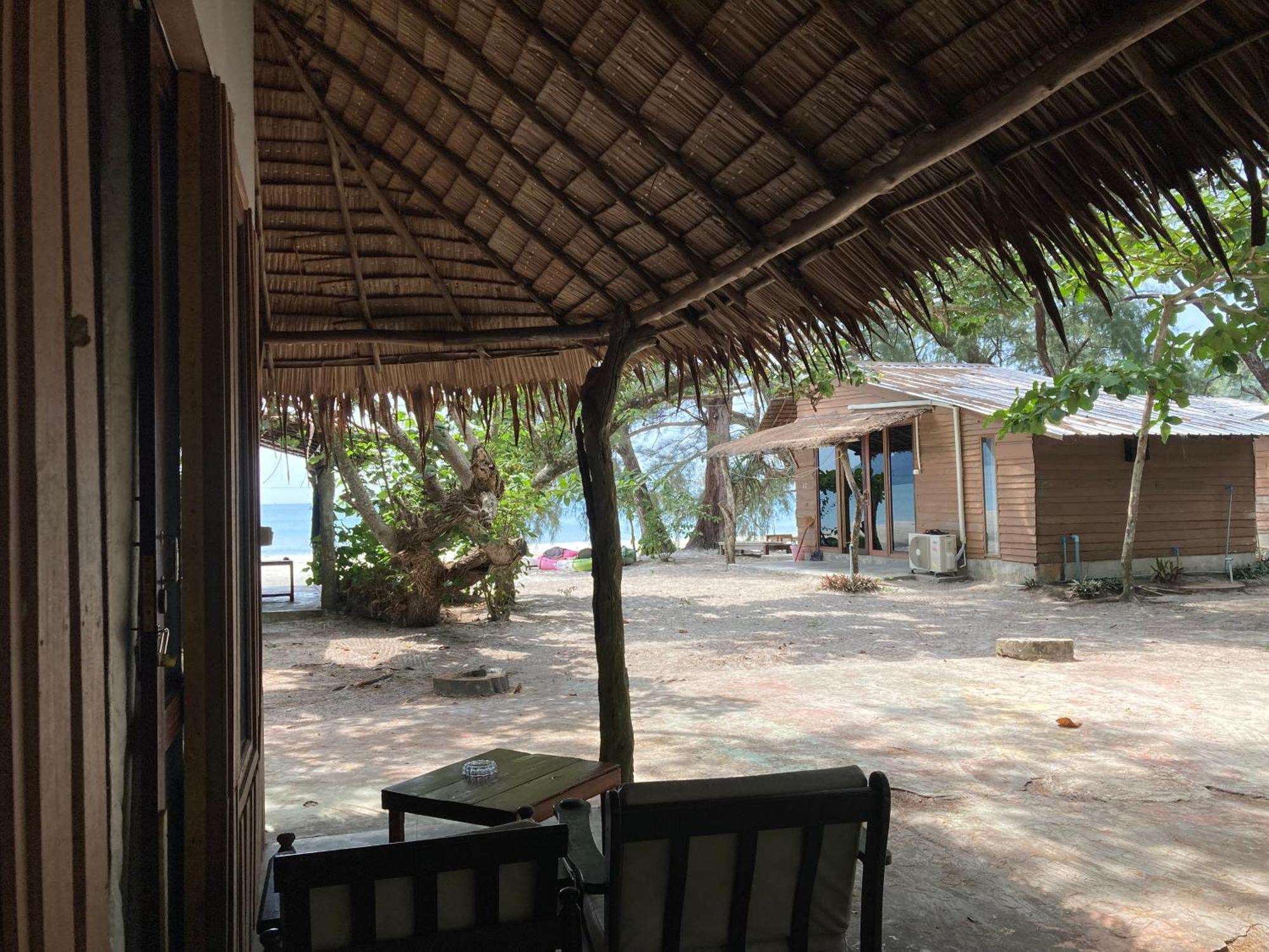 Hotel La Ong Lay à Koh Phayam Extérieur photo