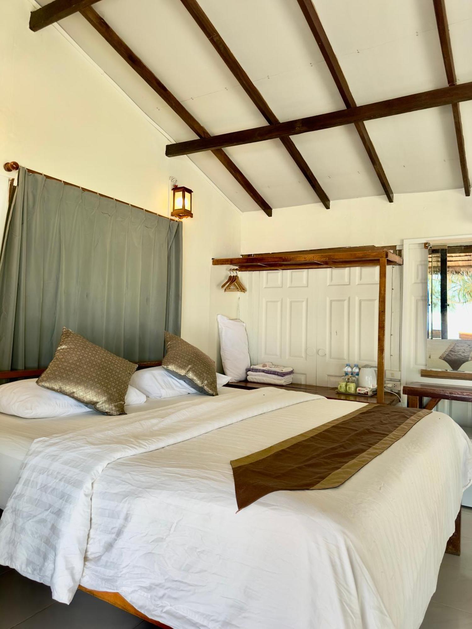 Hotel La Ong Lay à Koh Phayam Extérieur photo