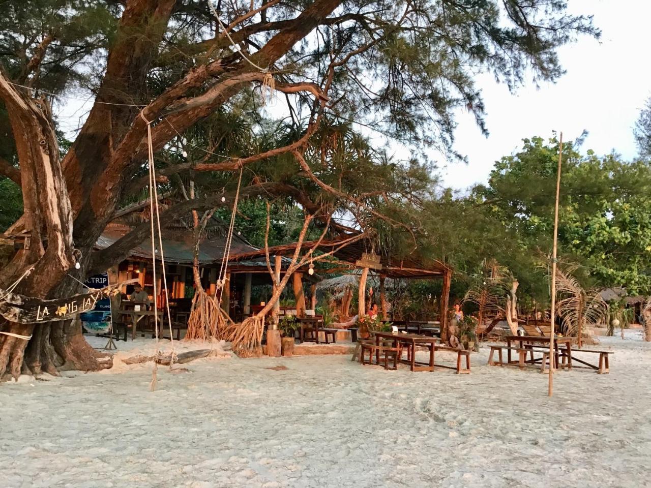 Hotel La Ong Lay à Koh Phayam Extérieur photo