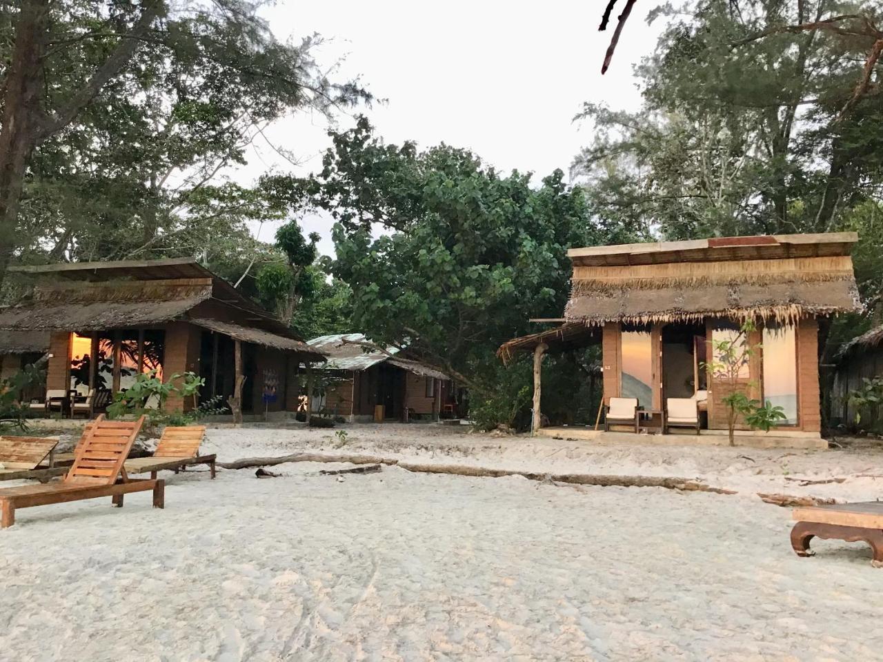 Hotel La Ong Lay à Koh Phayam Extérieur photo