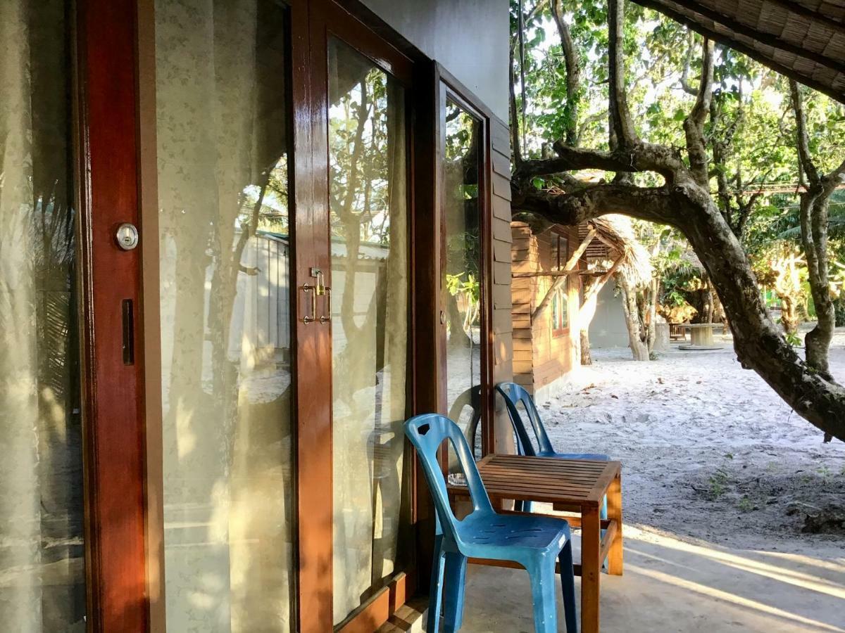 Hotel La Ong Lay à Koh Phayam Extérieur photo