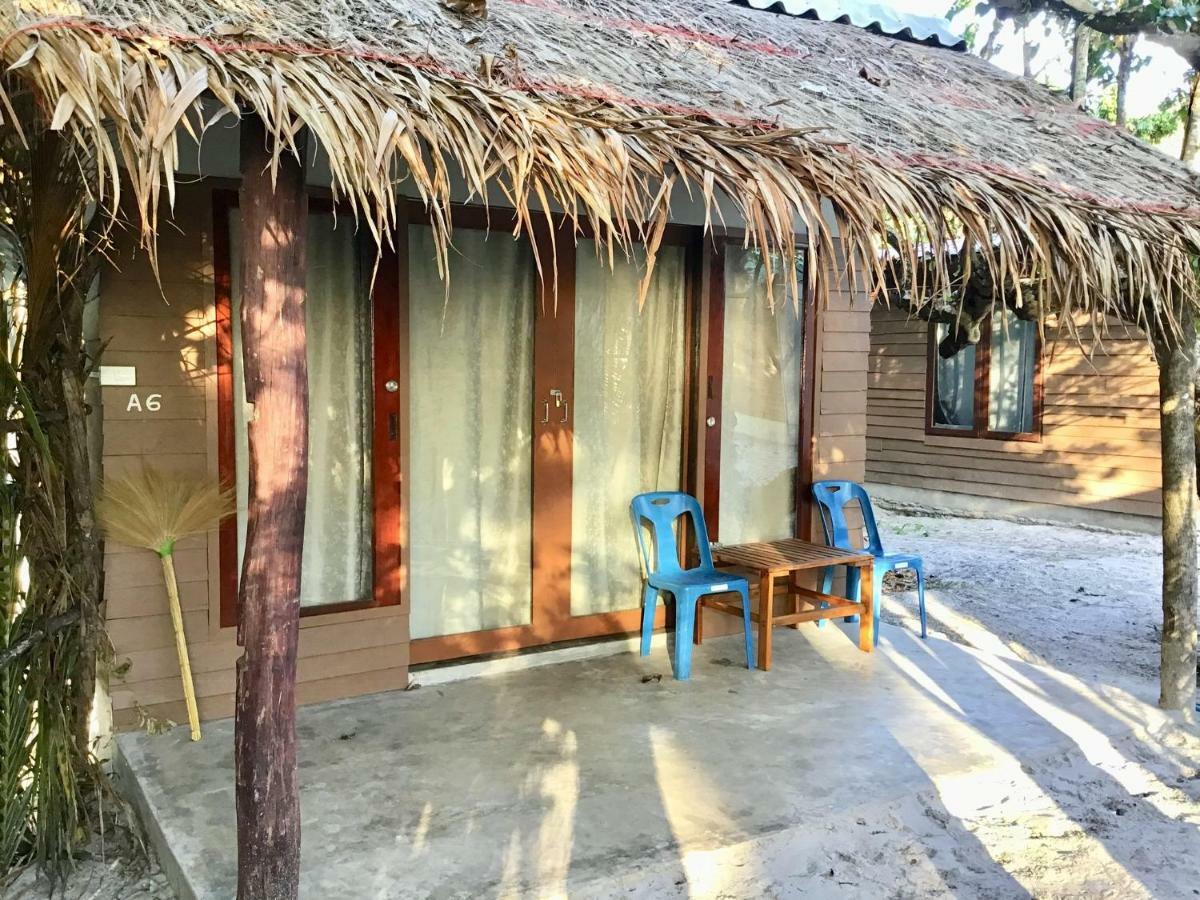 Hotel La Ong Lay à Koh Phayam Extérieur photo