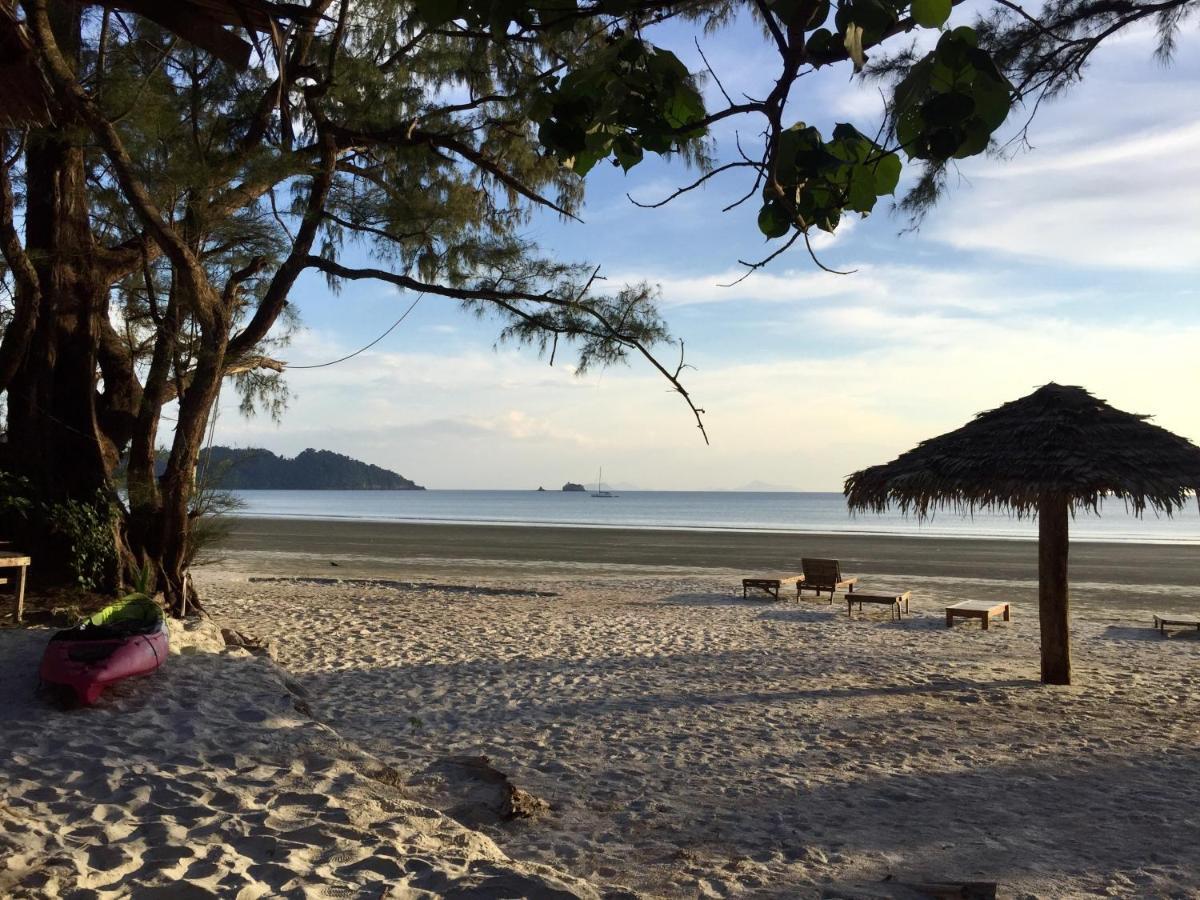 Hotel La Ong Lay à Koh Phayam Extérieur photo