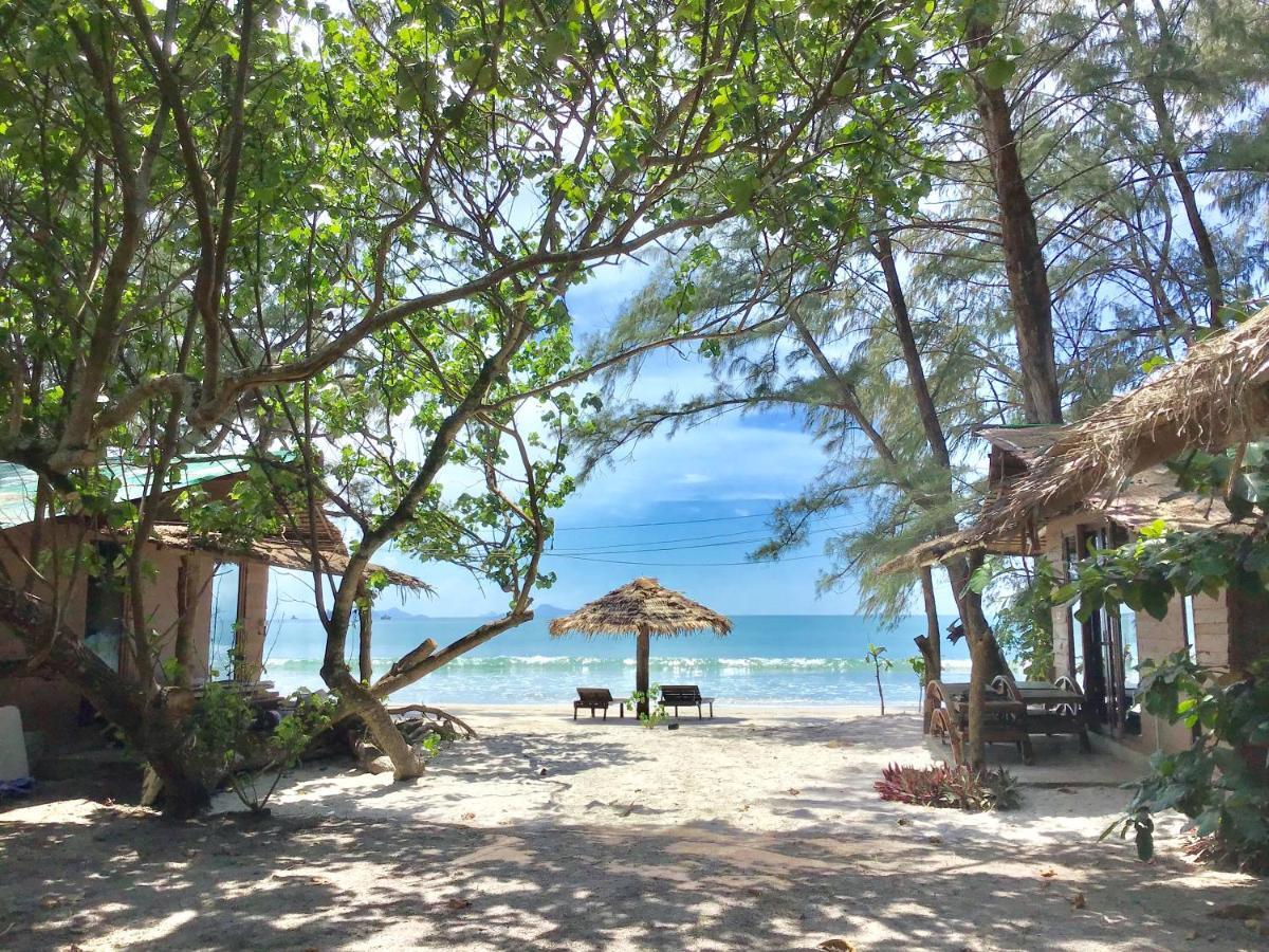 Hotel La Ong Lay à Koh Phayam Extérieur photo