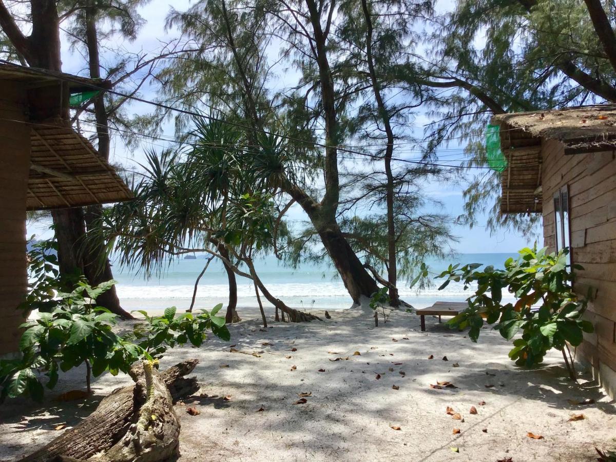 Hotel La Ong Lay à Koh Phayam Extérieur photo
