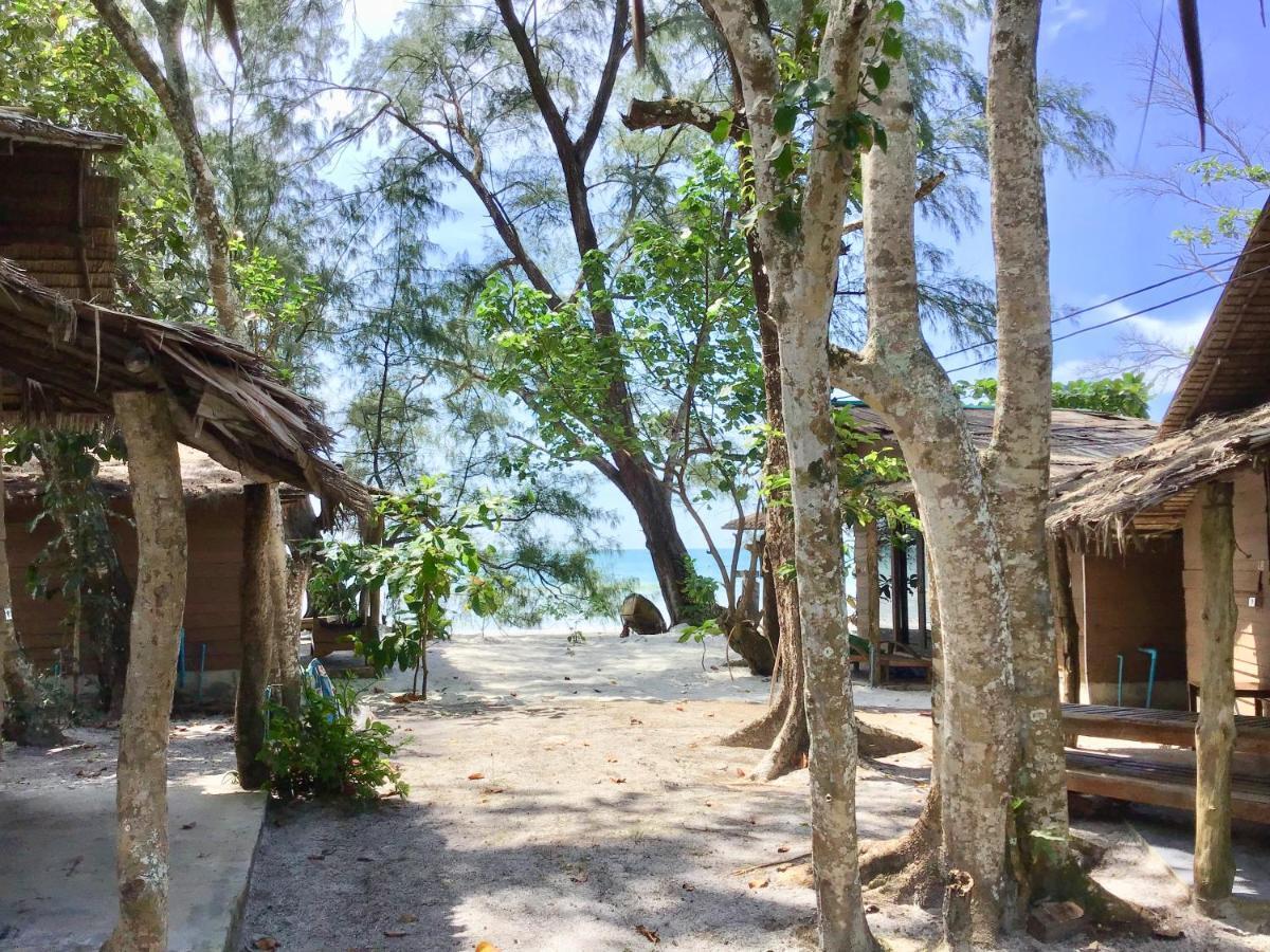Hotel La Ong Lay à Koh Phayam Extérieur photo